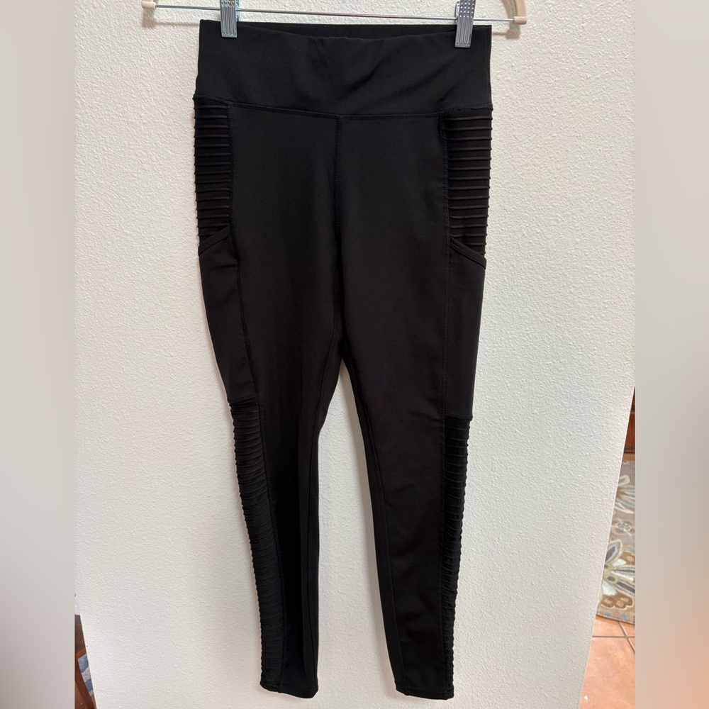 POP Fit Black High-Waisted moto Leggings with pockets